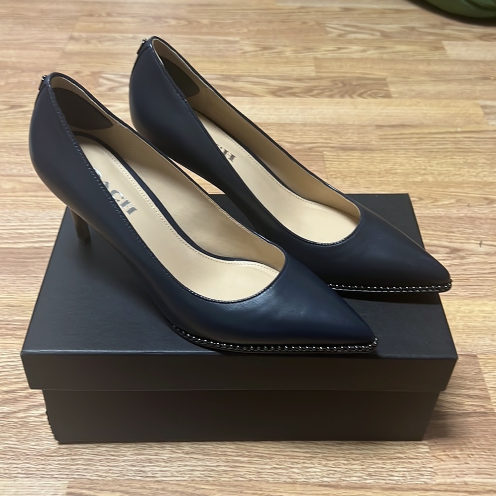 EUC Coach Vonna heels